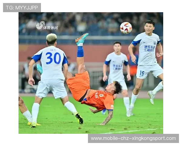 足球争顶头球力量与角度完美结合