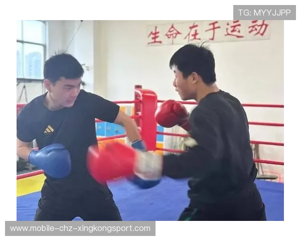 拳击擂台上的教练席策略成胜负分水岭话题