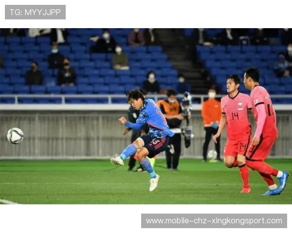 石家庄功夫新前锋反越位启动，推射远角被门将扑出